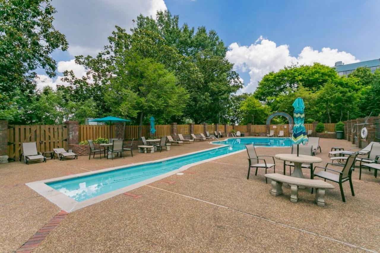 Music Row Retreat - 3 Beds, 1 Bedroom, Pool, Parking NashvilleNashville  Kültér fotó